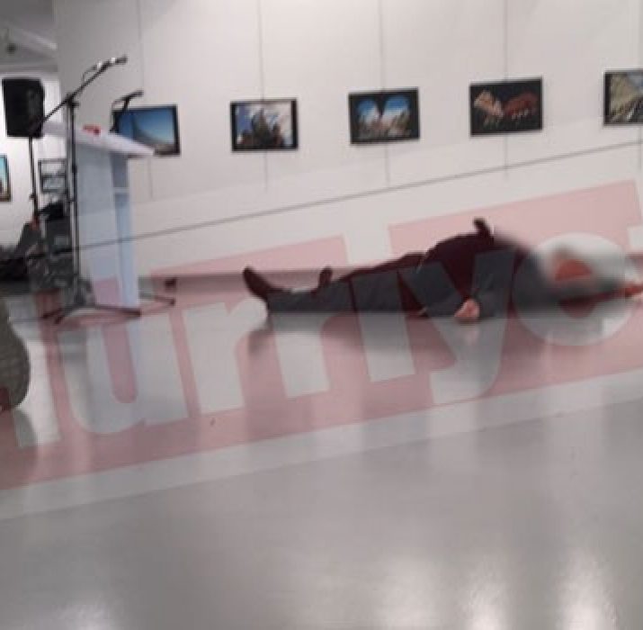 Rus Büyükelçi Ankara’da suikasta uğradı