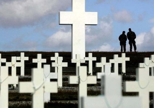 Falklands War: UK and Argentina sign deal to identify dead