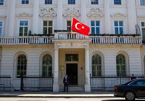 İngiliz Bakandan Türk Büyükelçiliğine taziye ziyareti