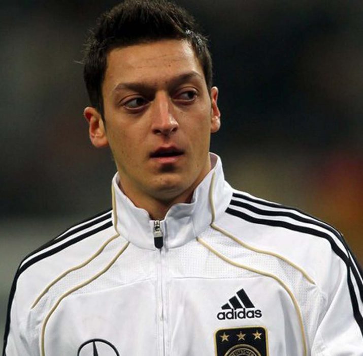Mesut Özil, Almanya’da ‘Yılın Milli Futbolcusu’ seçildi