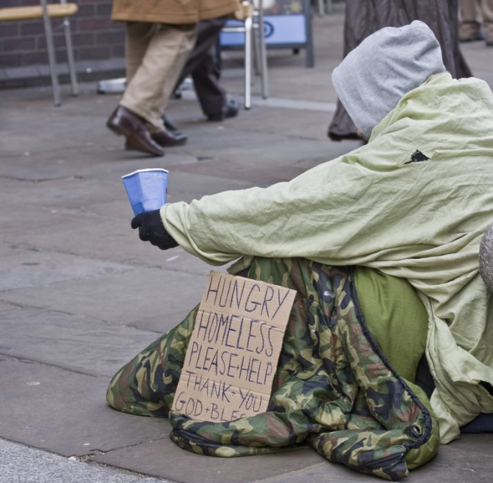 Londra’da soğuklar nedeniyle evsizlere acil sığınma evleri