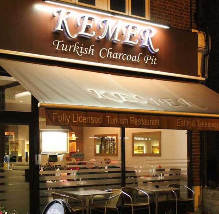 Güney Londra’da damak çatlatan lezzetler ve ‘Şeftali Kebabı’ bu adreste:  KEMER TURKISH RESTAURANT