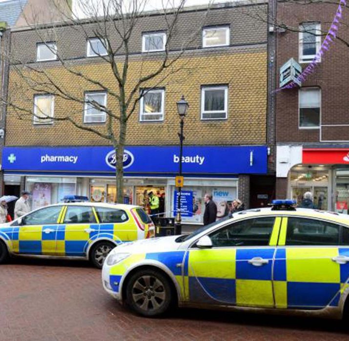 Man cuts his throat with razor blades in Boots store