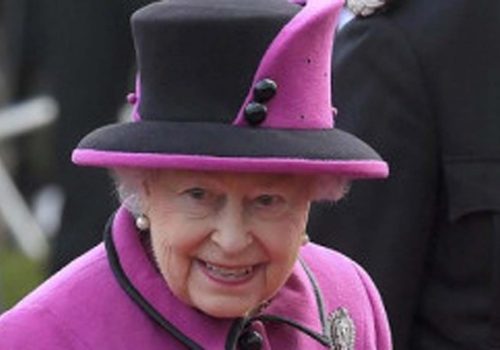 İngiltere Kraliçesi Çarşamba gecesini hastanede geçirdi