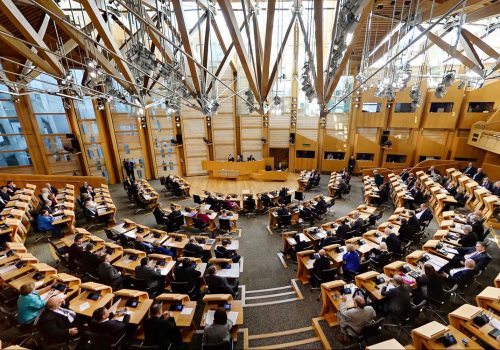 İskoçya’da yapılan oylama Başbakanı May’i kızdırdı