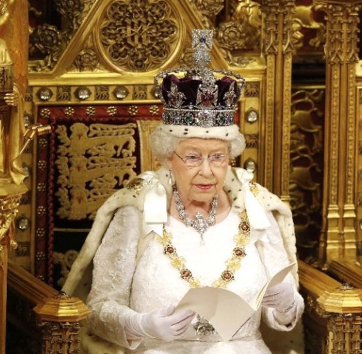 Kraliçe, tahtta 65 yıl yılı geride bıraktı