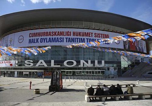 Guardian: Türkiye referandum öncesi tek bir sese mahkûm