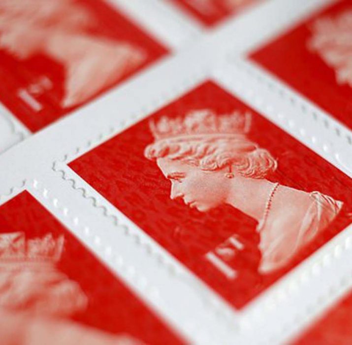 İngiltere’de posta pulları zamlandı