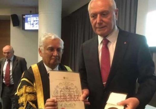 İngiltere Kraliyet Tıp Ödülü Prof.Dr. Mehmet Haberal’a verildi