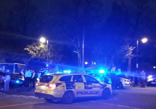 Islington’da polise saldırı
