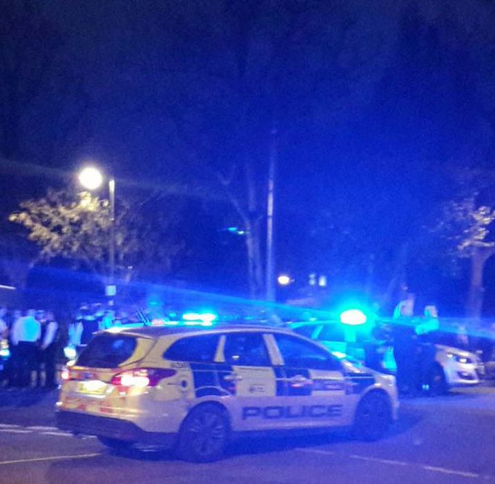 Islington’da polise saldırı