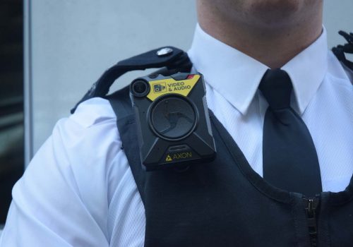 Hackney polisinde kameralı üniforma dönemi