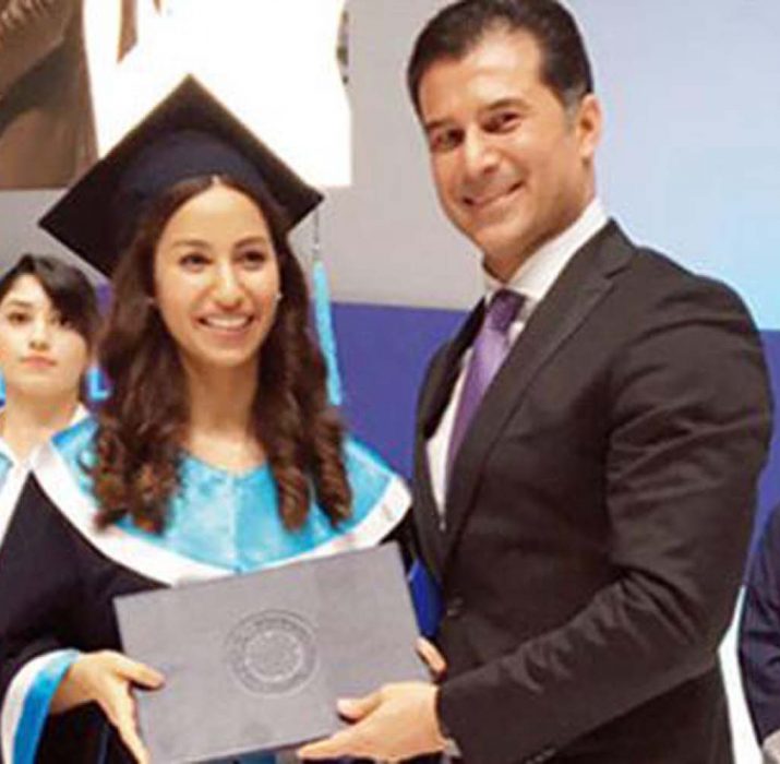Kızının diploma töreni tartışma yarattı