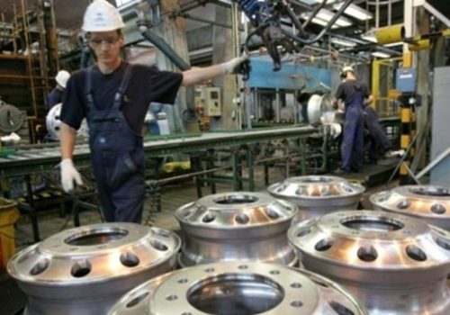 İngiltere de imalat sanayi hız kesti
