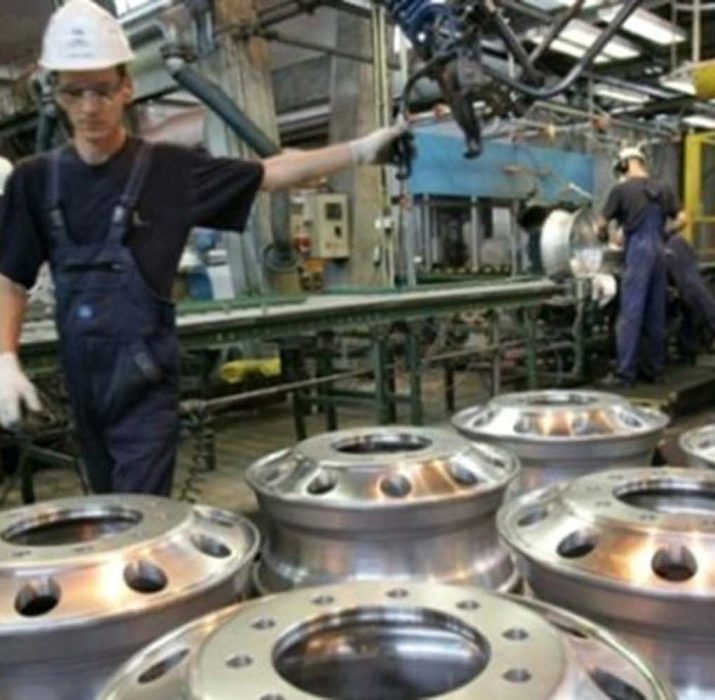İngiltere de imalat sanayi hız kesti