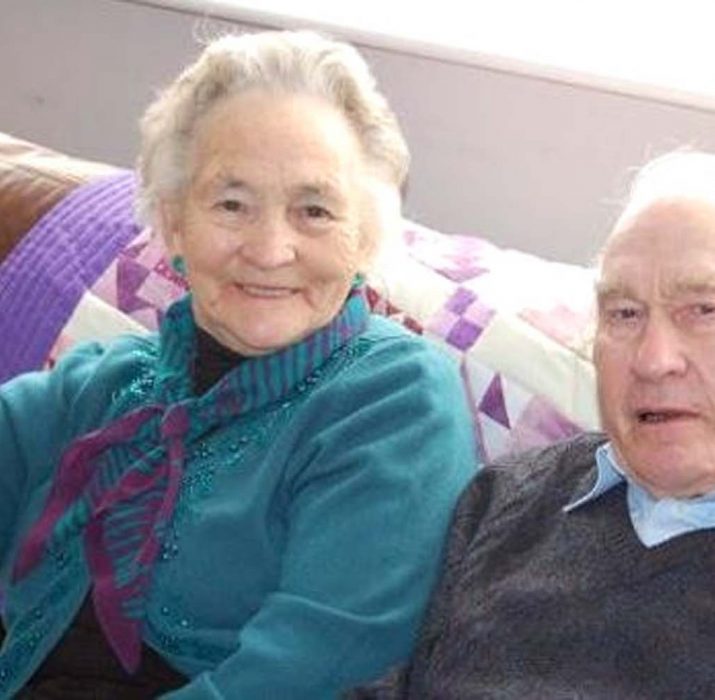 İngiltere’de 71 yıllık evli çift 4 dakika arayla öldü