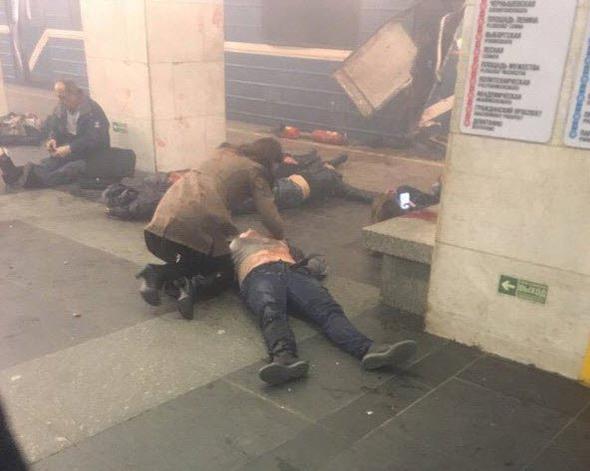 Metroda korkunç patlama: 10 ölü, 57 yaralı (Video)