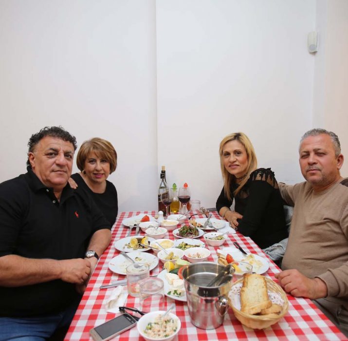 Kıbrıs Evi’nde canlı müzik eşliğinde yemek