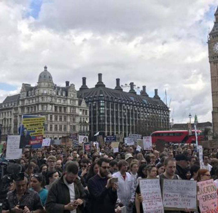 Bilim yürüyüşüne Londralı’lardan da büyük destek