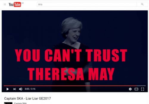 Başbakan May’e “Yalancı” diyen şarkı İtunes’ta bir numara