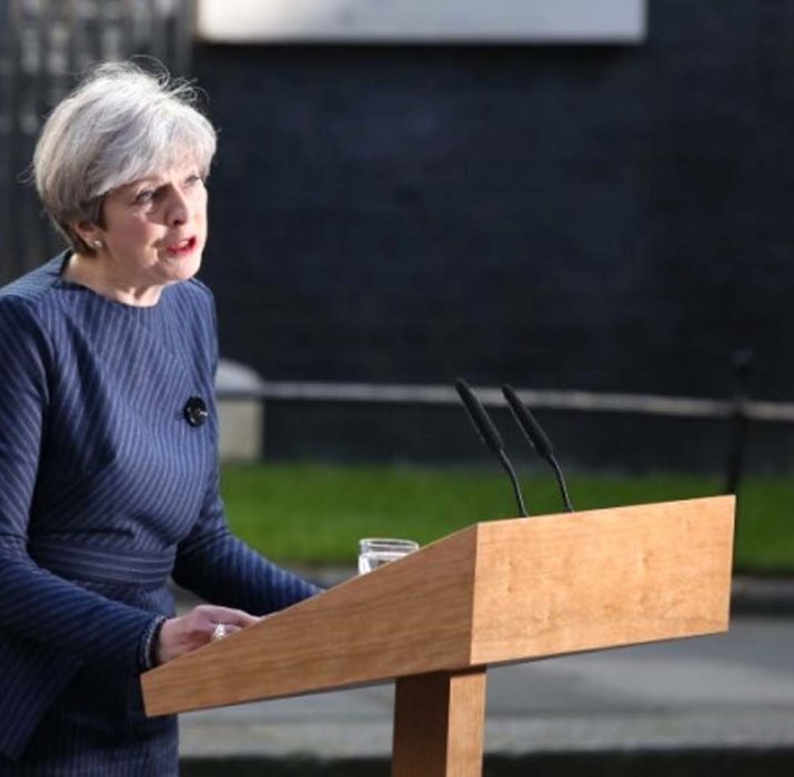 Theresa May’den, yılda 100 sterlin enerji tasarrufu