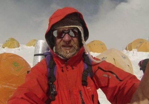 Birkaç ay ömrü kalan kanser  hastası Everest’in zirvesine çıktı