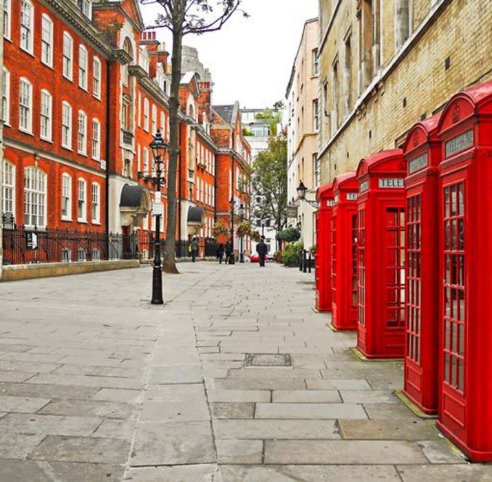 Londra’nın simgesi “kırmızı telefon kulübeleri” kaldırılıyor