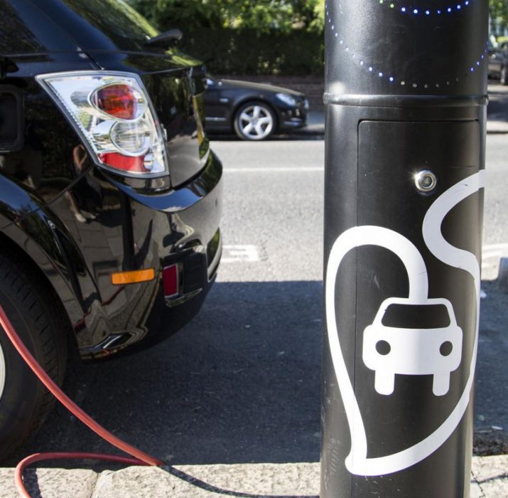 Londra’da “elektrikli araç şarj noktaları” 2018’de iki kat artacak