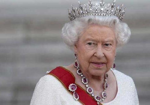 Kraliçe 2. Elizabeth tahtı bırakmıyor