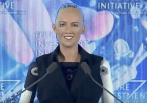 Dünya’nın ilk robot vatandaşı Suudi Arabistanlı