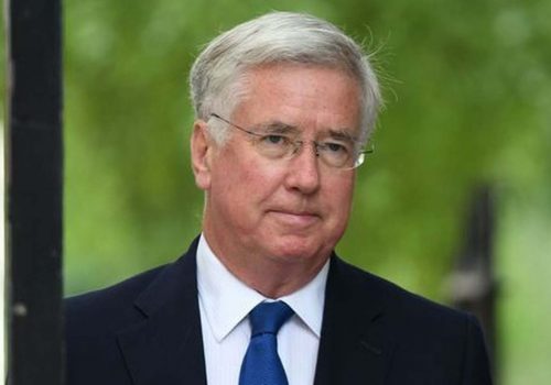 İngiltere Savunma Bakanı’ndan ‘uygunsuz davranış’ istifası