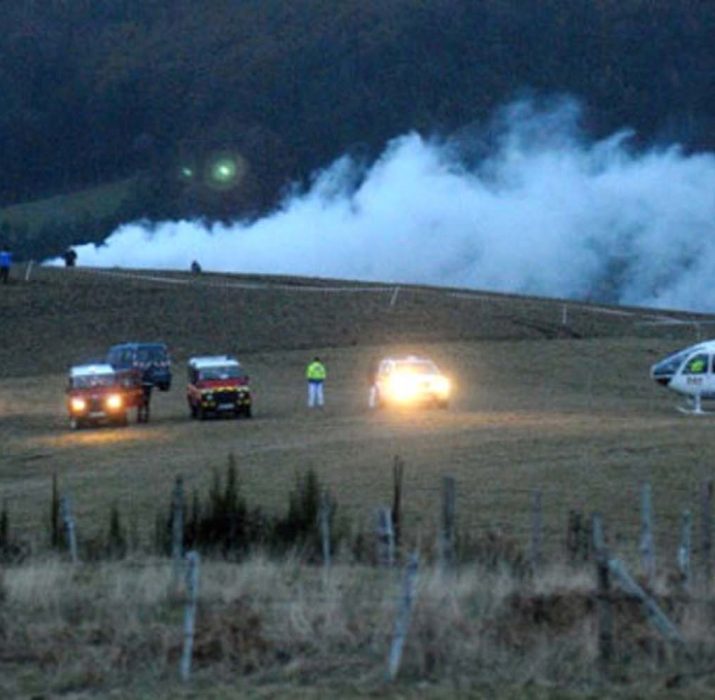 Helikopterle uçak havada çarpıştı: 4 ölü