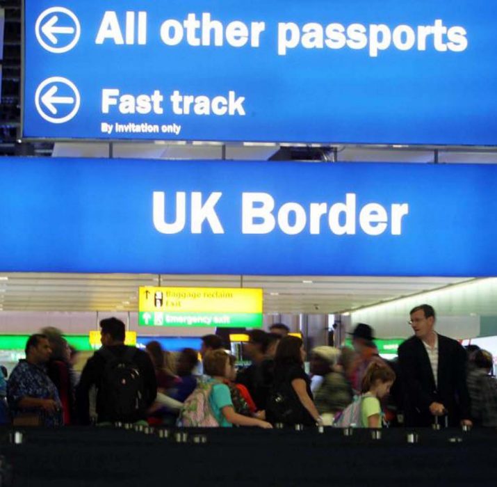 İngiltere’de yabancı işçilerin çalışma vizesi için gerekli asgari maaş yükseltildi