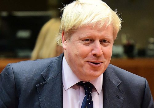 Başbakan Johnson, Başbakanlık’ta düzenlenen partiler için özür diledi
