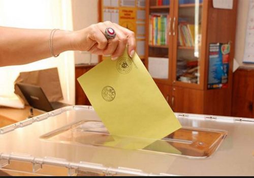 Kuzey Kıbrıs’ta seçim için süreç işliyor