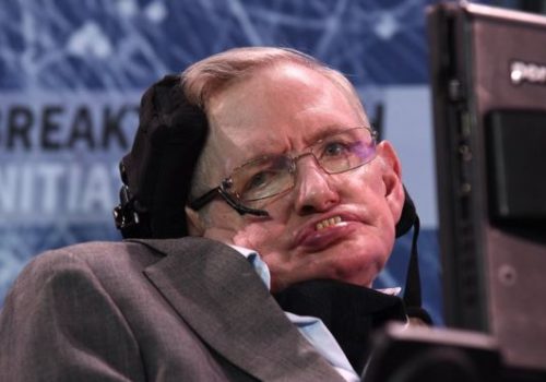 Stephen Hawking 76 yaşında hayatını kaybetti