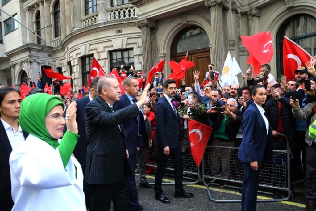 Cumhurbaşkanı Erdoğan’a Londra’da coşkulu karşılama!