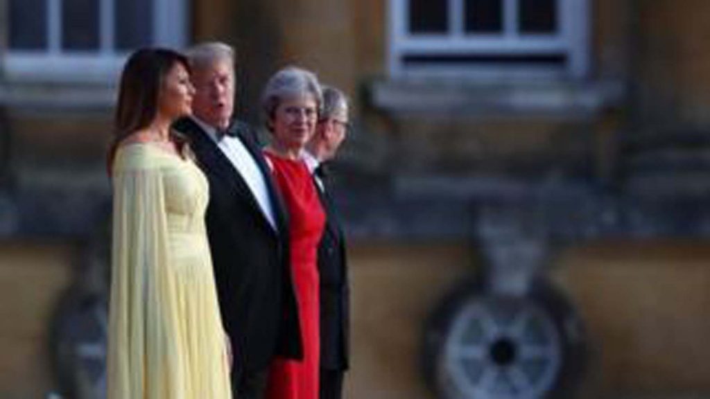 Trump’ın İngiltere ziyareti gösteriler eşliğinde başladı