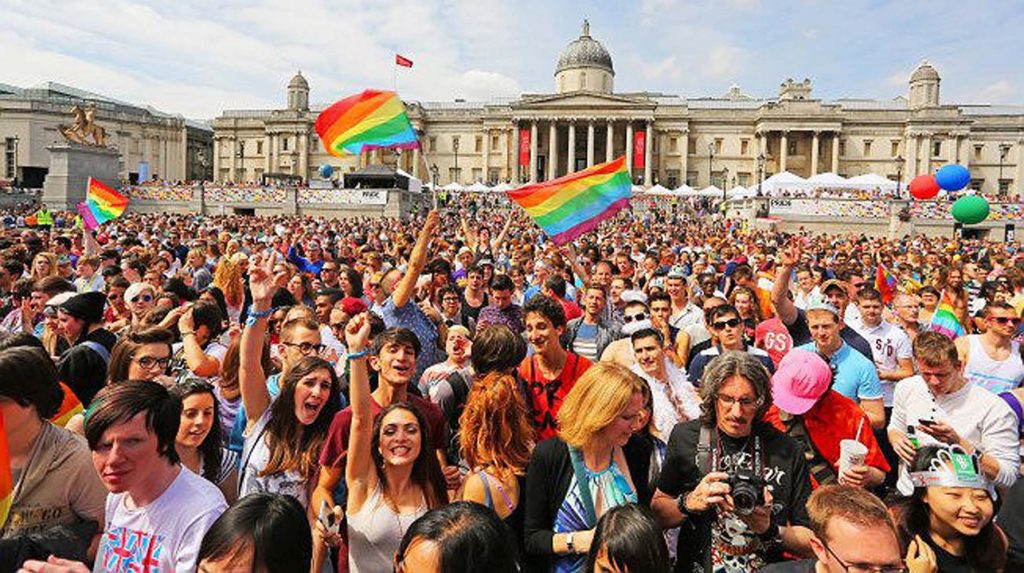 Londra’da en renkli onur yürüyüşü gerçekleşti