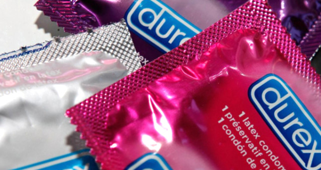 Durex, prezervatiflerini topluyor