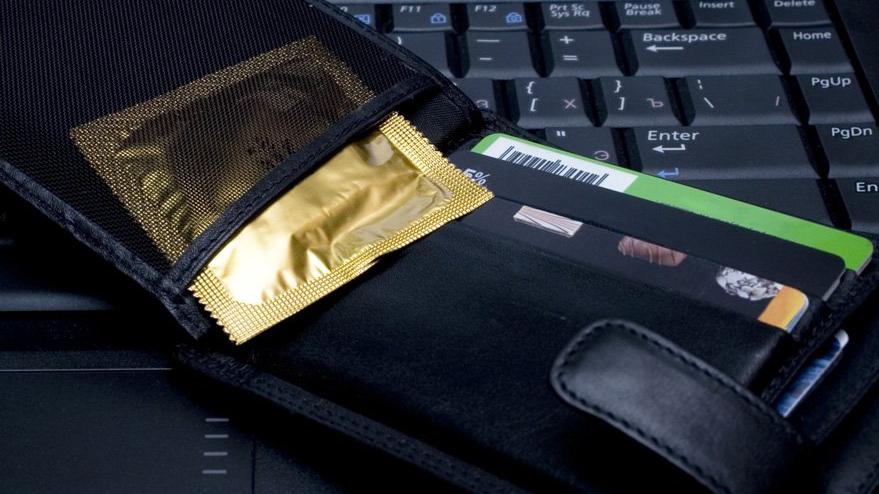 Prezervatifleri cüzdanda taşıyanlar dikkat… 
