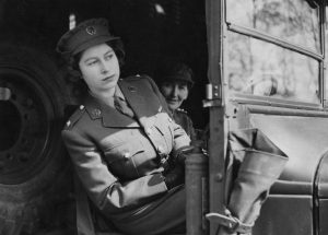 Kraliçe Elizabeth II. Dünya Savaşı’nda kamyon şoförüydü
