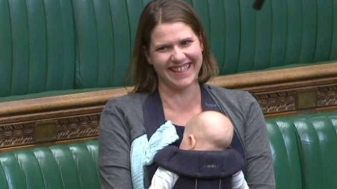 Bir milletvekili parlamento oturumuna bebeğiyle katıldı