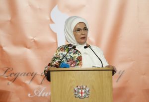 Emine Erdoğan’a  ‘İnsani Hizmet Takdir Ödülü’ verildi