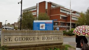 Londra’daki St George’s Hastanesi, kalp ameliyatlarını askıya aldı