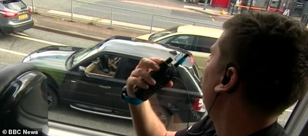 İngiltere’de telefon kullanan sürücülere ‘polis sürprizi’
