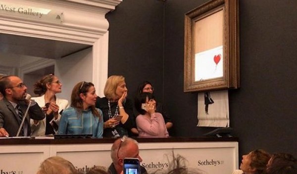 Banksy’nin tablosu satışın ardından kendini yok etti
