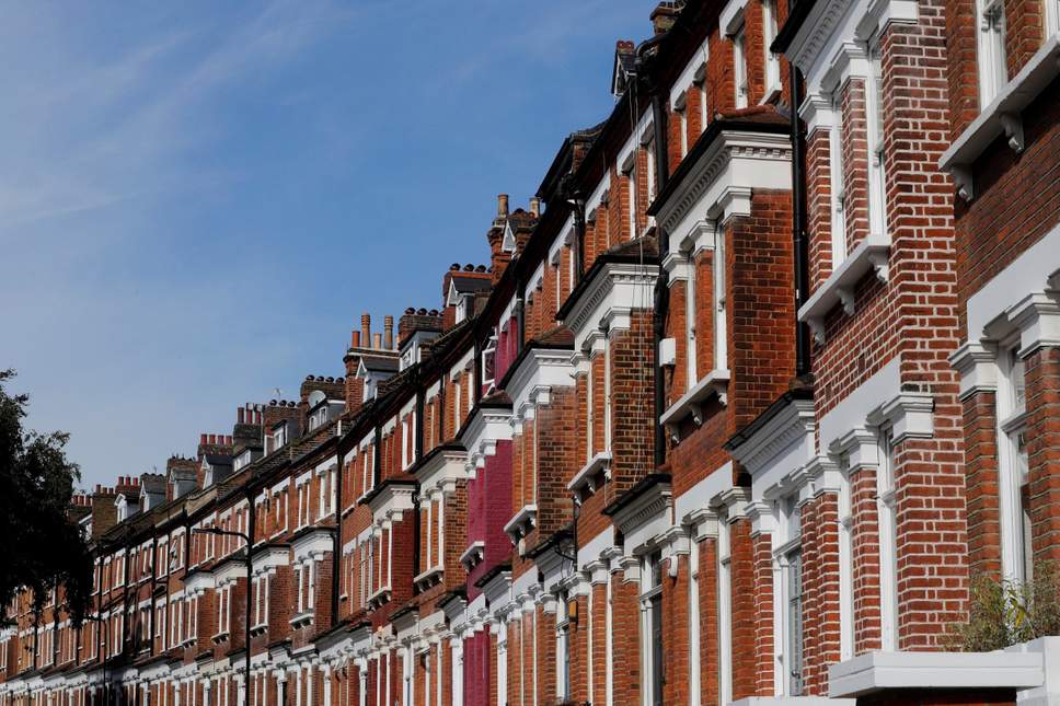 İngiltere’de ev fiyatları düştü