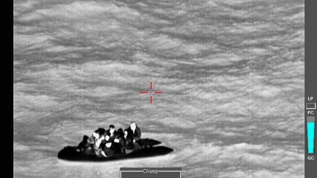 Fransa’dan İngiltere’ye geçmek isteyen 8 İranlı göçmen kurtarıldı