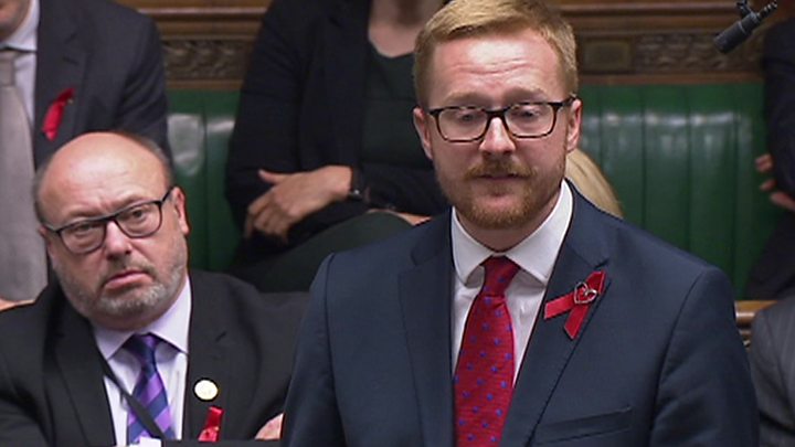 İngiliz milletvekili mecliste HIV virüsünü taşıdığını açıkladı